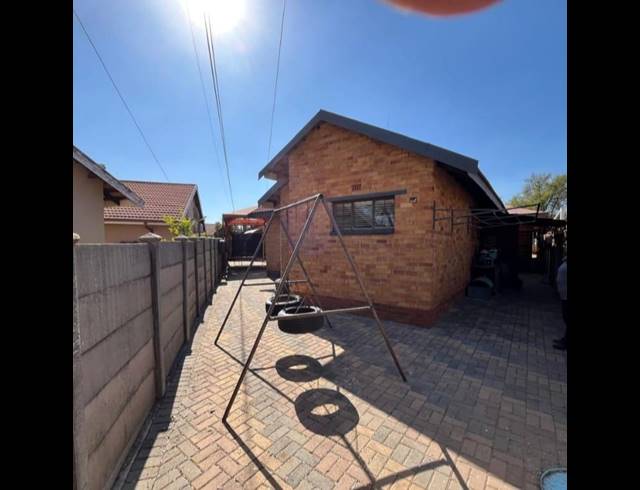 4 BEDROOM HOUSE FOR SALE IN VAAL PARK EXT 1